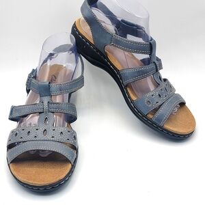 Clarks Laurianne‎ Bluish Gray Sandals w/ Velcro Fasteners SIZE 10M. #1443
